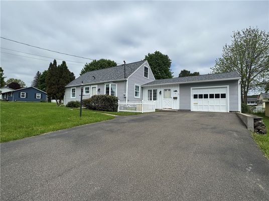 Attached, Backyard, Exterior, Facade, Cape Cod