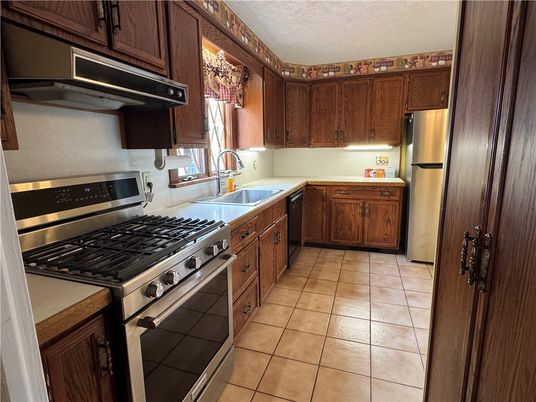 Interior, Kitchen, Stainless Steel Appliances