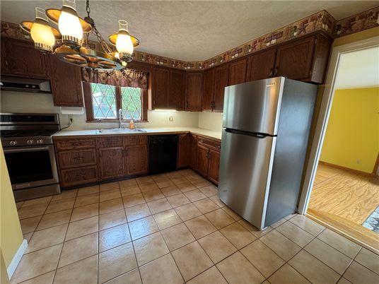 Chandelier, Interior, Kitchen