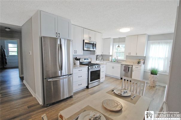 Dining room, Interior, Kitchen, Stainless Steel Appliances, Wood Texture Flooring