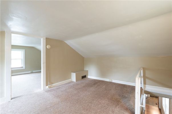 Empty room, Interior