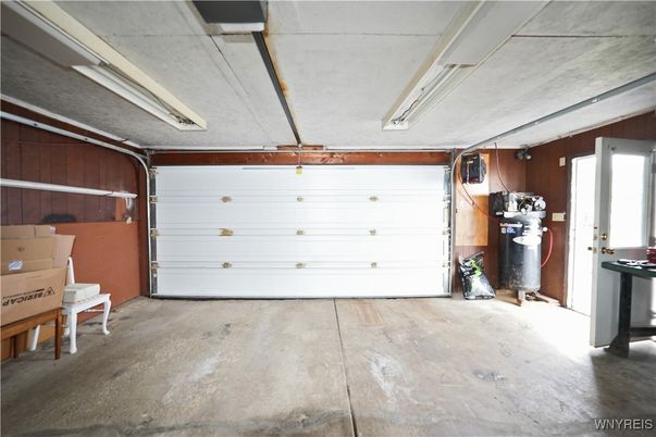 Garage, Interior, Wooden Walls