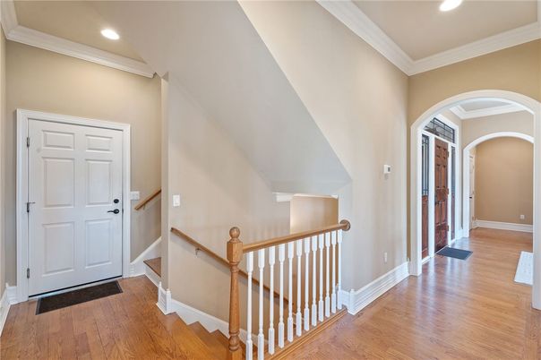 Interior, Recessed Lighting, Wood Texture Flooring