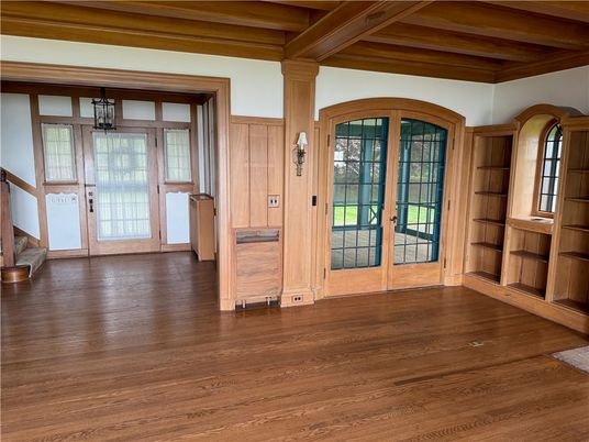 Empty room, Interior, Wooden Beams, Wood Texture Flooring