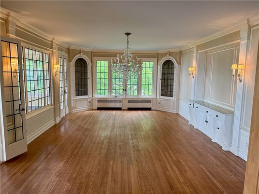 Chandelier, Empty room, Interior, Wood Texture Flooring