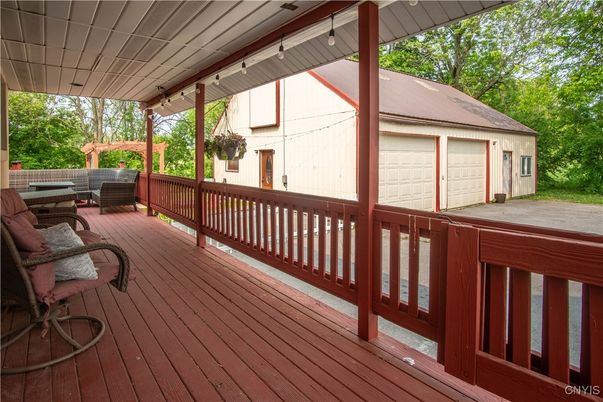 Detached Garage, Exterior