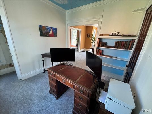 Home Office, Interior