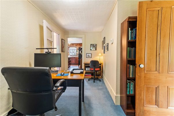 Home Office, Interior