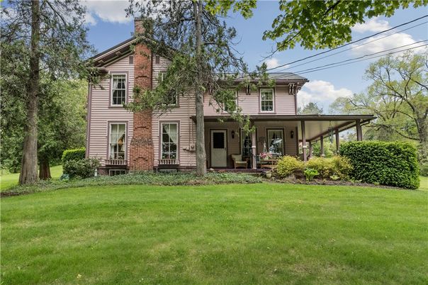 Backyard, Exterior, Facade, Brick Facade, American Foursquare