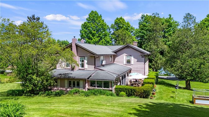 Backyard, Exterior, Facade, Queen Anne Victorian