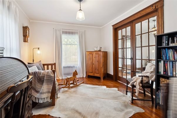 Interior, Pendant Lights, Wood Texture Flooring