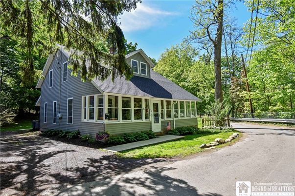Exterior, Facade, Cape Cod
