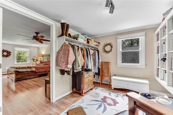 Bedroom, Interior, Walk-in Closets, Wood Texture Flooring