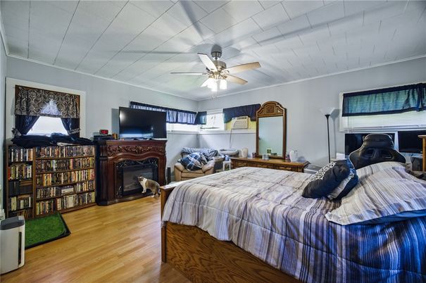 Bedroom, Fireplace, Interior, Wood Texture Flooring