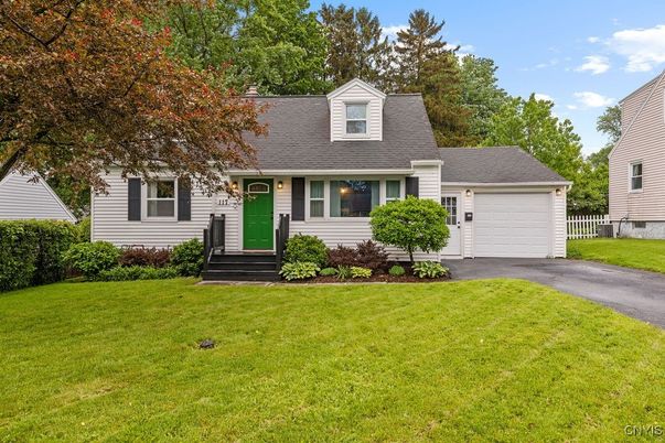 Attached, Exterior, Facade, Cape Cod