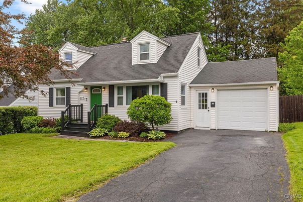 Attached, Exterior, Facade, Cape Cod