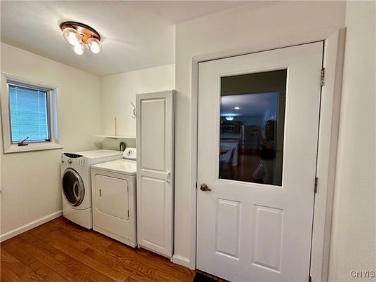 Interior, Utility Closets, Washer, Wood Texture Flooring