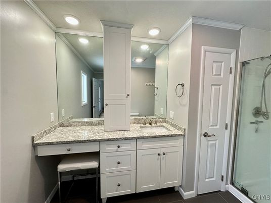 Bathroom, Dual Sink Vanities, Interior, Recessed Lighting