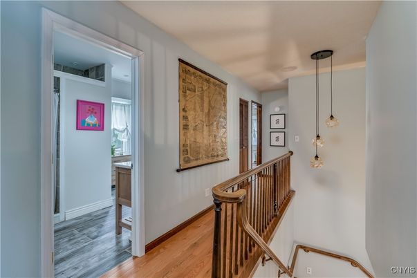 Interior, Pendant Lights, Wood Texture Flooring