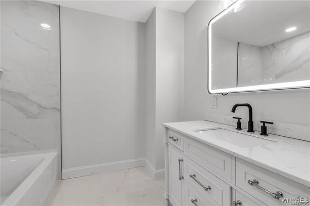 Bathroom, Interior, Marble, Marble Walls, Recessed Lighting