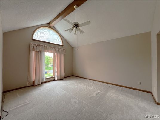 Empty room, Interior, Wooden Beams