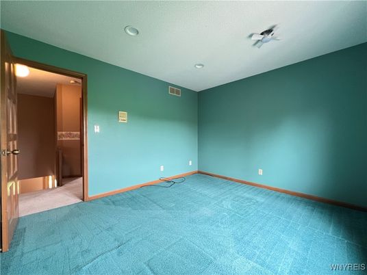 Empty room, Interior, Recessed Lighting