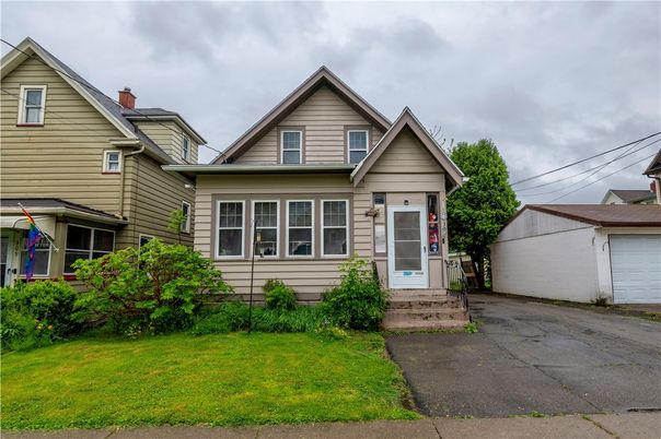 Detached Garage, Exterior, Facade, American Craftsman