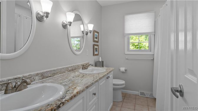 Bathroom, Dual Sink Vanities, Interior