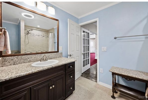 Bathroom, Interior, Recessed Lighting