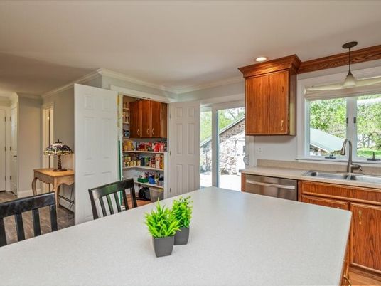 Dining room, Interior, Kitchen, Pendant Lights, Recessed Lighting
