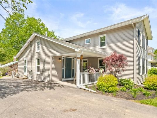 Exterior, Facade, American Craftsman