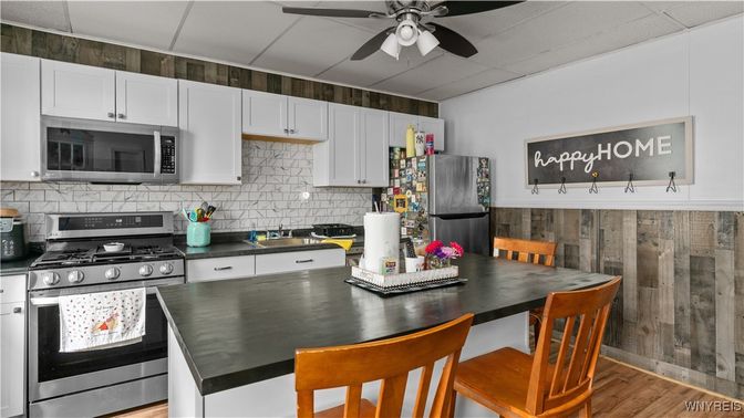 Dining room, Interior, Kitchen, Stainless Steel Appliances, Wood Texture Flooring