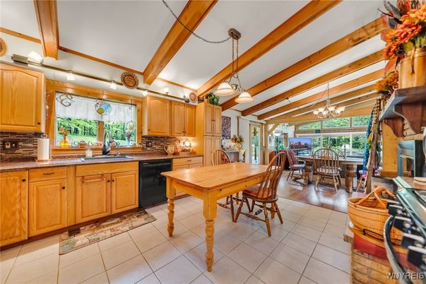 Chandelier, Dining room, Interior, Kitchen, Pendant Lights, Wooden Beams