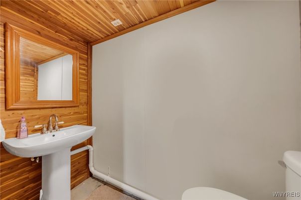 Bathroom, Interior, Wooden Ceilings, Wooden Walls