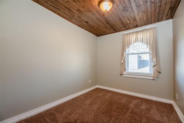 Empty room, Interior, Wooden Ceilings