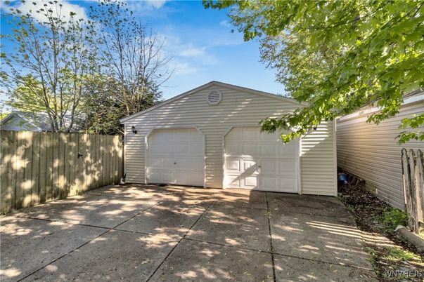 Detached Garage, Exterior