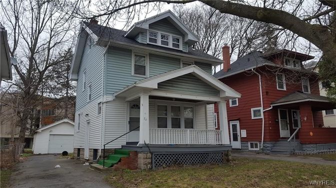 Exterior, Facade, American Foursquare
