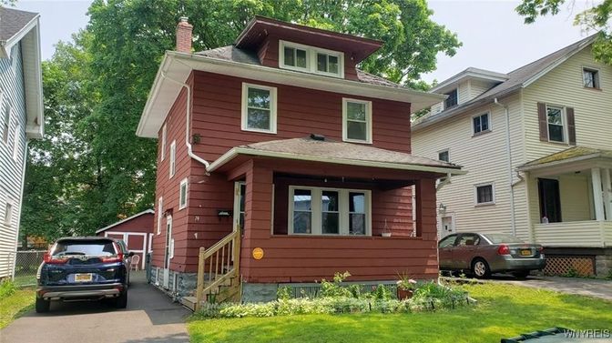 Exterior, Facade, American Foursquare