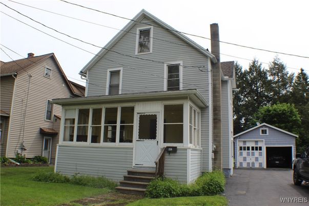 Detached Garage, Exterior