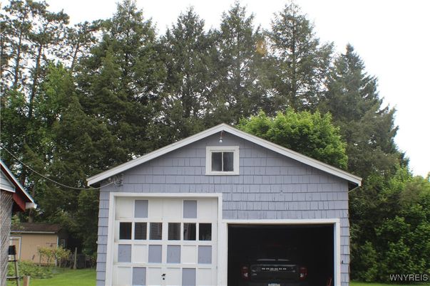Detached Garage, Exterior