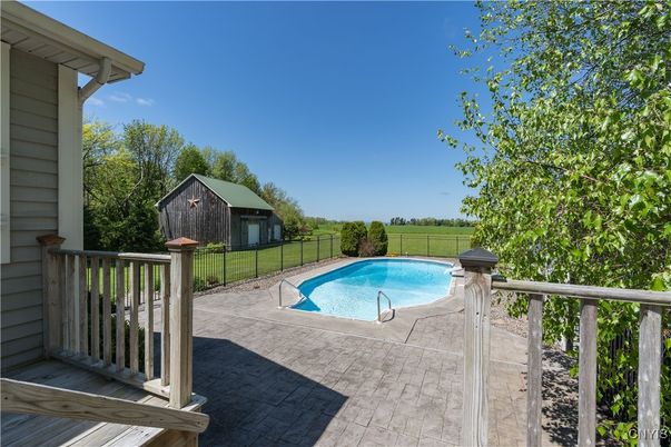 Exterior, Pool