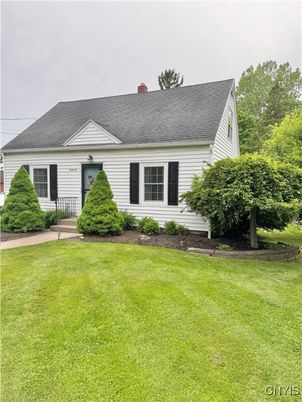 Backyard, Exterior, Facade, Cape Cod