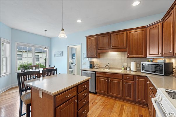 Dining room, Interior, Kitchen, Pendant Lights, Recessed Lighting, Wood Texture Flooring