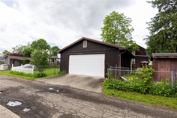 Detached Garage, Exterior