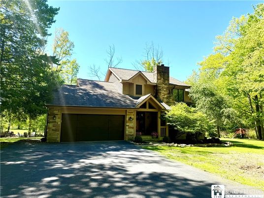 Attached, Exterior, Facade, Cape Cod