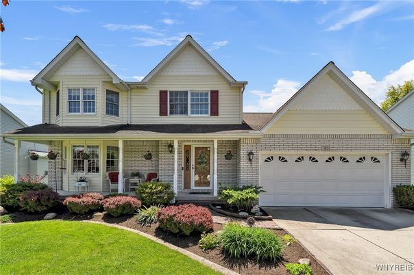 Attached, Exterior, Facade, Farmhouse