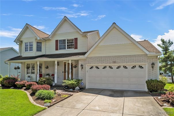 Attached, Exterior, Facade, Farmhouse