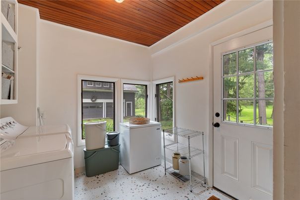 Interior, Washer, Wooden Ceilings