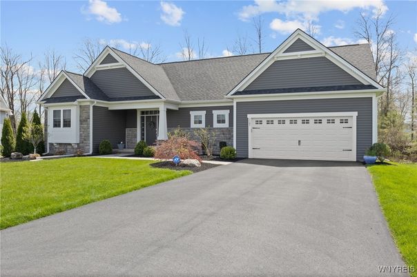 Attached, Exterior, Facade, Ranch