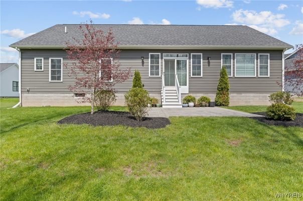 Backyard, Exterior, Facade, Cape Cod